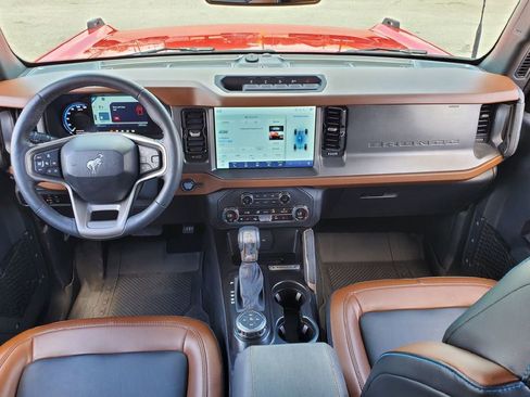 Used 2024 Ford Bronco Outer Banks AWD/4WD image 18