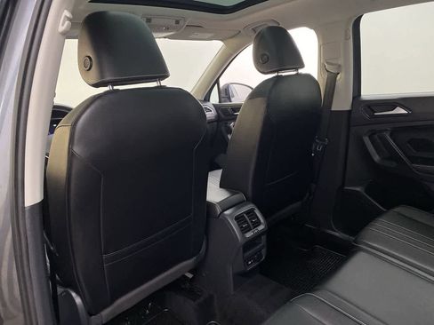 Used 2022 Volkswagen Tiguan SE image 16