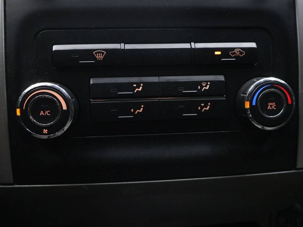 Used 2018 Nissan Frontier SV AWD/4WD image 24