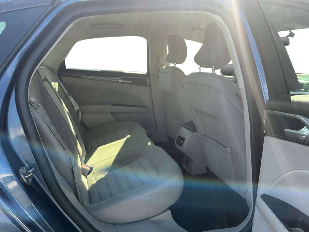 Used 2018 Ford Fusion SE w/ Fusion SE Technology Package FWD image 23