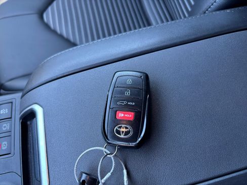 Used 2025 Toyota Highlander XSE AWD/4WD image 18