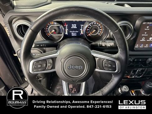 Used 2021 Jeep Wrangler Unlimited Sahara AWD/4WD image 12