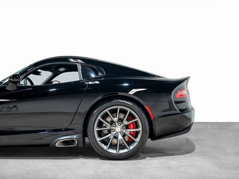 Used 2013 SRT Viper GTS w/ GTS Laguna Interior Pkg image 28