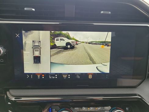 Used 2025 GMC Sierra 1500 AT4 w/ Technology Package AWD/4WD image 35
