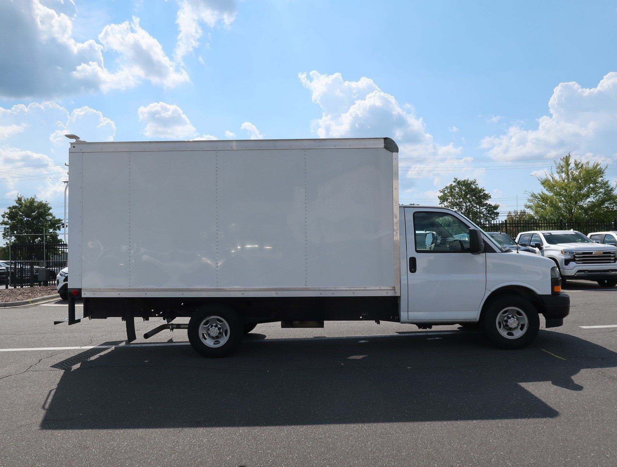 Used 2023 Chevrolet Express 3500 w/ Power Convenience Package RWD image 12