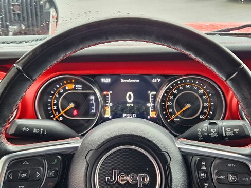 Used 2023 Jeep Wrangler Unlimited Rubicon w/ Steel Bumper Group image 17