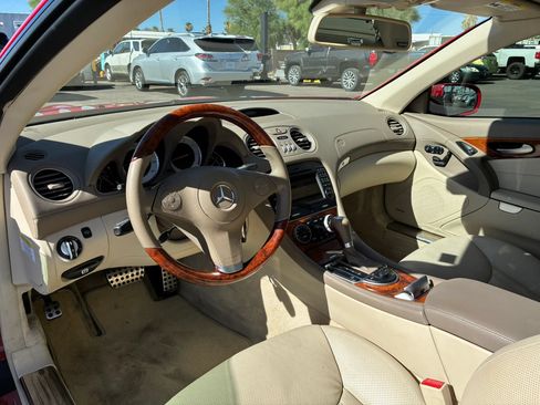 Used 2009 Mercedes-Benz SL 550 image 16