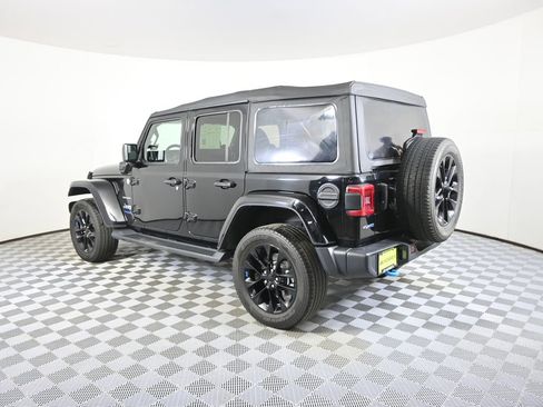 Used 2022 Jeep Wrangler Unlimited Sahara w/ Cold Weather Group image 4