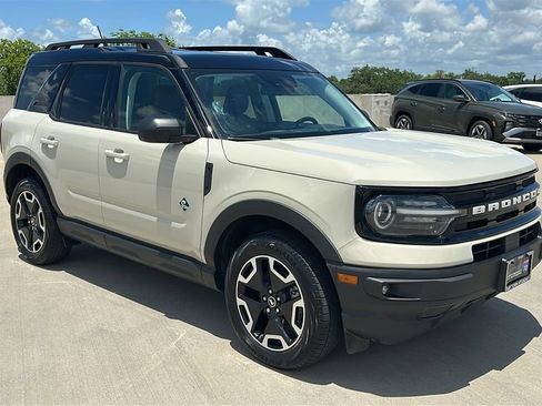 Used 2024 Ford Bronco Sport Outer Banks w/ Tech Package AWD/4WD image 14