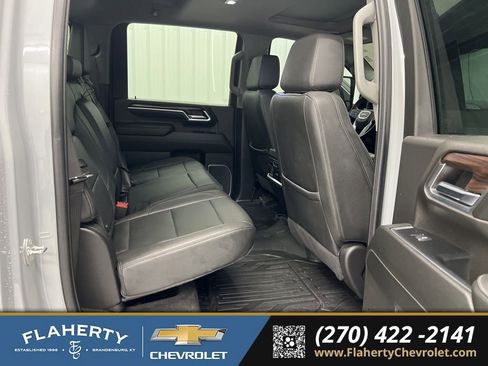 Used 2024 GMC Sierra 2500 SLT w/ SLT Premium Package image 13