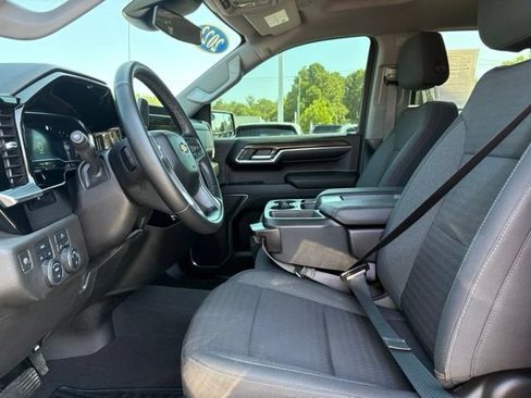Used 2023 Chevrolet Silverado 1500 LT AWD/4WD image 9