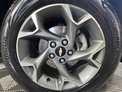 Certified 2024 Chevrolet Trax LT w/ Sunroof Package image 32