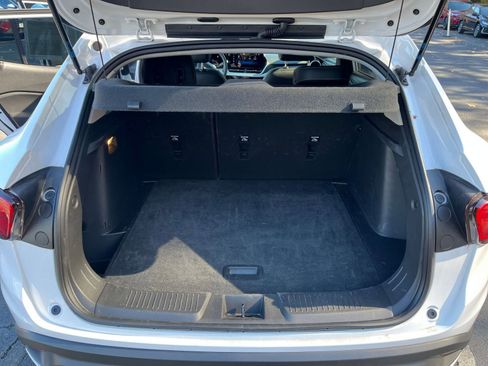 Used 2025 Chevrolet Trax LT image 27