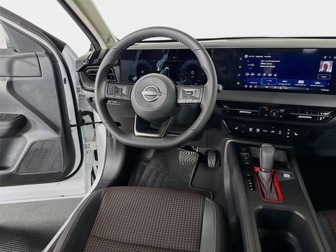 New 2026 Nissan Kicks SR FWD image 22