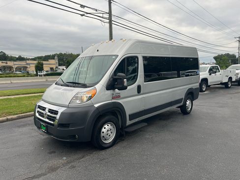 Used 2016 RAM ProMaster 2500 w/ Premium Appearance Group image 3