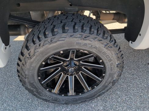 Used 2022 Chevrolet Silverado 1500 RST AWD/4WD image 24