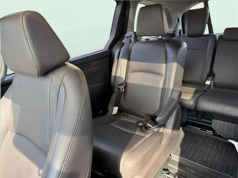 Used 2018 Honda Odyssey Touring image 19
