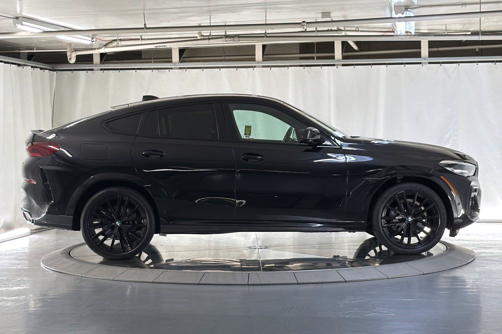 Used 2023 BMW X6 xDrive40i w/ M Sport Package AWD/4WD image 7