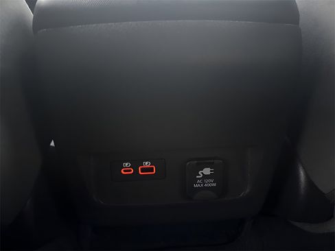 Used 2023 Nissan Frontier SV w/ SV Convenience Package image 13