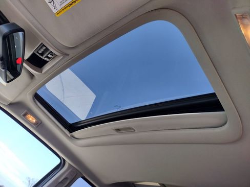 Used 2008 Jeep Commander Limited w/ Trailer Tow Group IV image 5