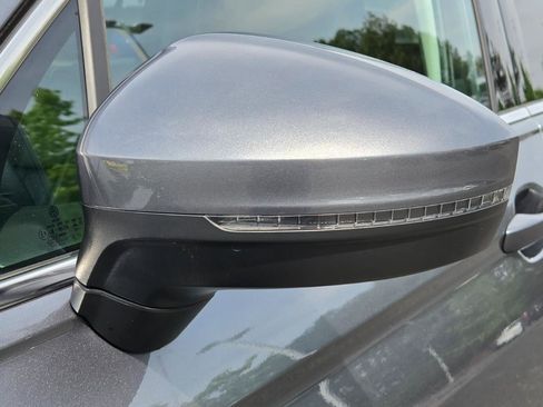 Certified 2023 Volkswagen Tiguan SE image 17