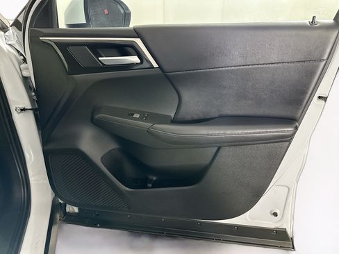 Used 2024 Mitsubishi Outlander SE AWD/4WD image 32