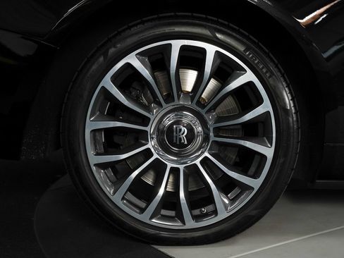 Used 2019 Rolls-Royce Dawn RWD image 25