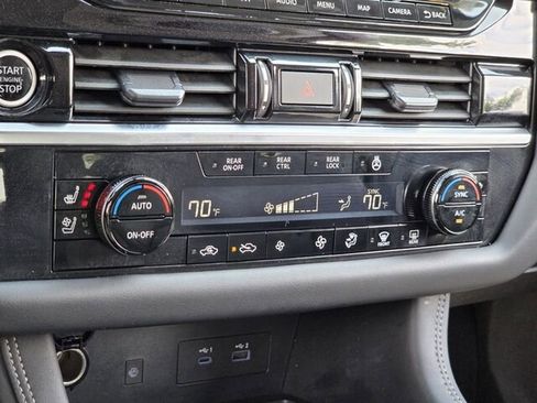 Used 2024 Nissan Pathfinder Platinum FWD image 26