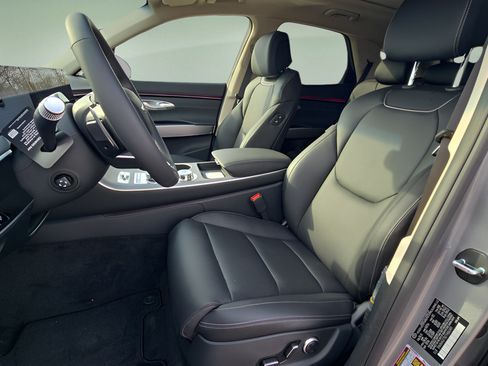 New 2026 Genesis GV70 2.5T Select AWD/4WD image 12