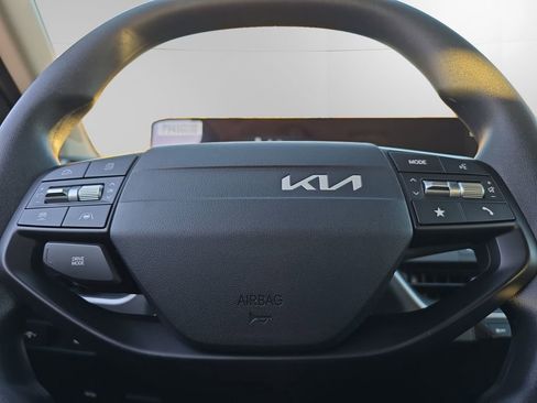 New 2025 Kia K4 LXS image 26