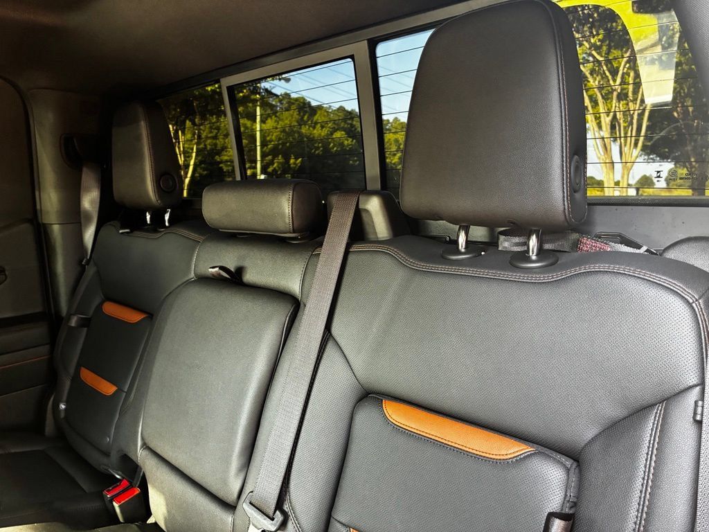 Used 2024 GMC Sierra 1500 AT4 w/ AT4 Preferred Package AWD/4WD image 13