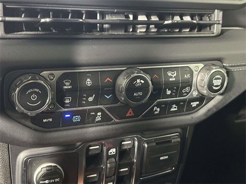 Used 2024 Jeep Wrangler High Altitude image 28