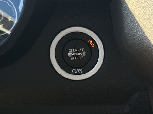 Used 2019 RAM 1500 Laramie AWD/4WD image 74
