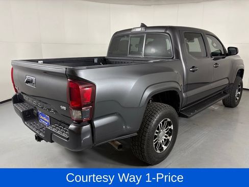 Used 2018 Toyota Tacoma SR w/ SR Convenience Package AWD/4WD image 11