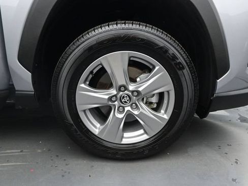 Used 2025 Toyota RAV4 XLE w/ Convenience Package FWD image 16
