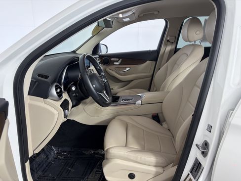Certified 2022 Mercedes-Benz GLC 300 4MATIC image 6