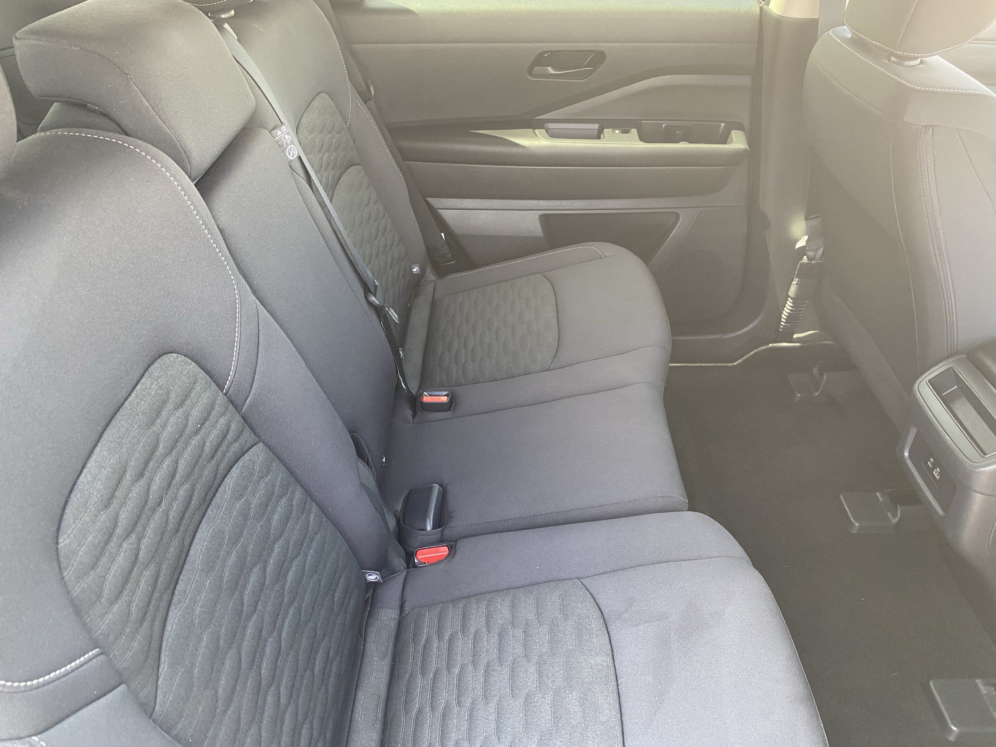 Used 2025 Nissan Pathfinder S FWD image 11