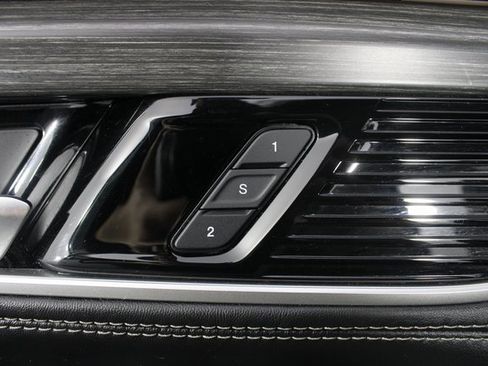 Used 2023 Jeep Wagoneer L Series II image 15