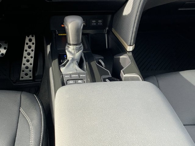 Used 2026 Toyota Camry SE FWD image 27