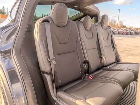 Used 2024 Tesla Model X image 24