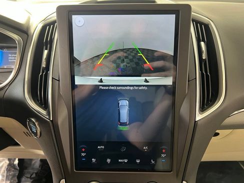 Used 2021 Ford Edge Titanium w/ Class II Trailer Tow Package AWD/4WD image 28