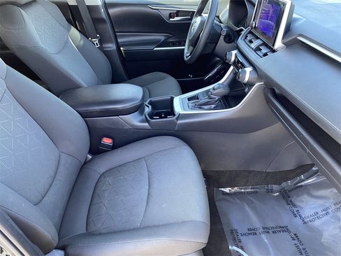 Used 2024 Toyota RAV4 XLE image 9