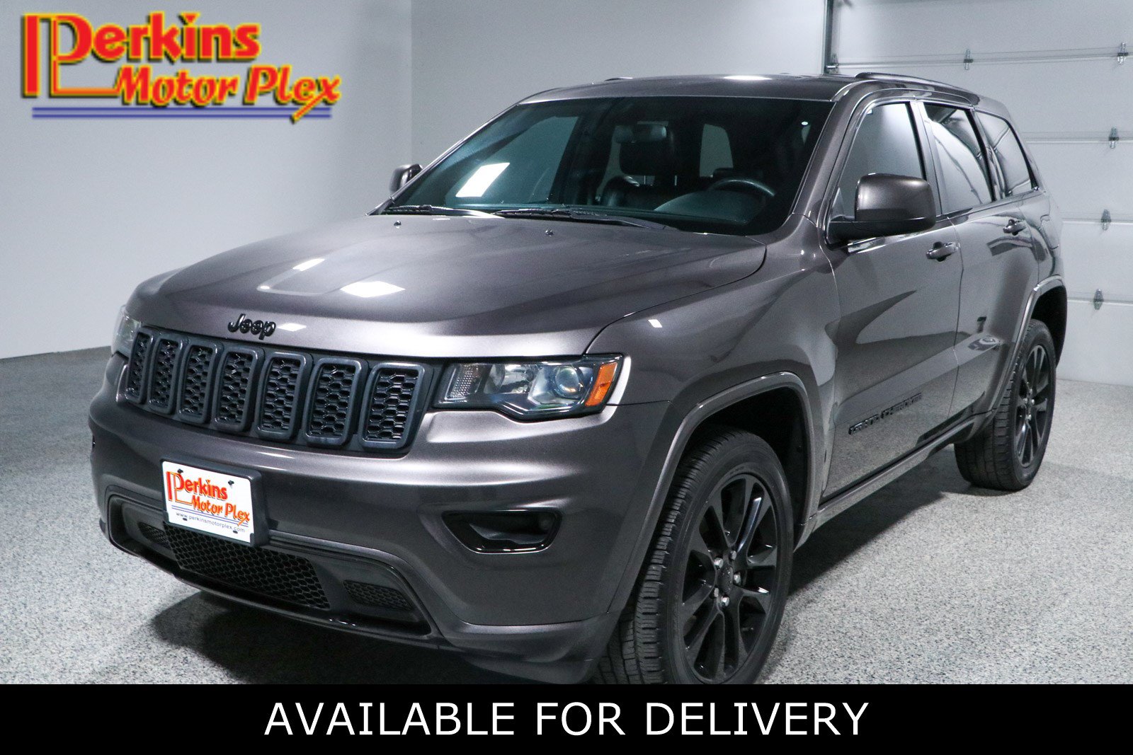 Used 2021 Jeep Grand Cherokee Laredo X AWD/4WD image 1