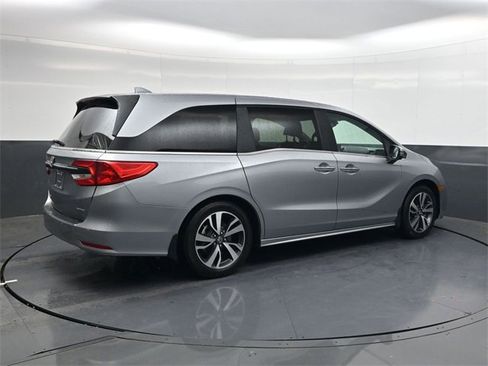 Used 2024 Honda Odyssey Touring image 4