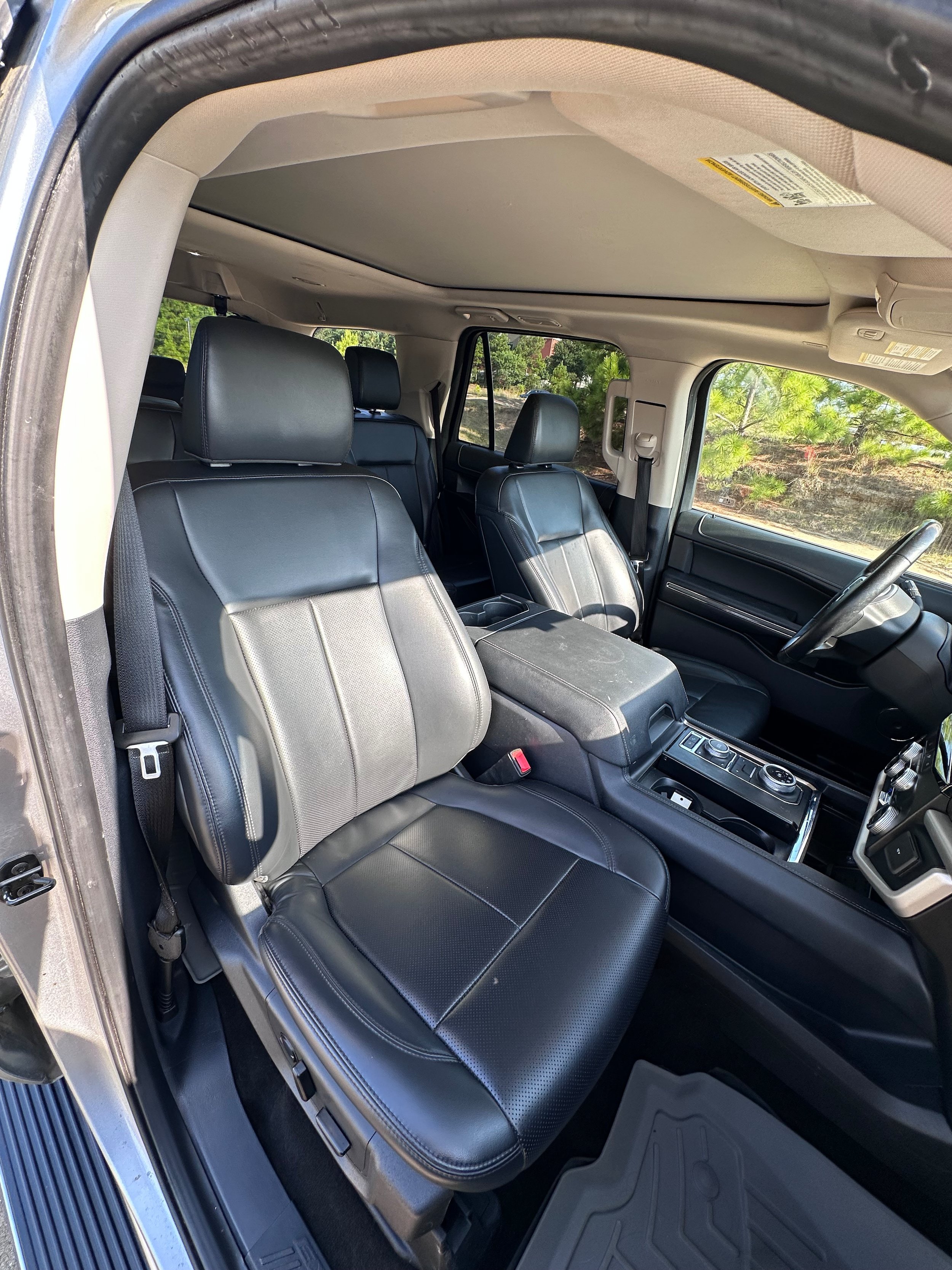 Used 2023 Ford Expedition XLT AWD/4WD image 25