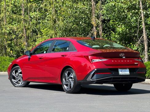 Used 2024 Hyundai Elantra Limited FWD image 6