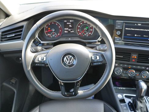 Used 2021 Volkswagen Jetta SE FWD image 16