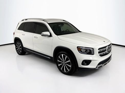 Used 2022 Mercedes-Benz GLB 250 4MATIC image 3