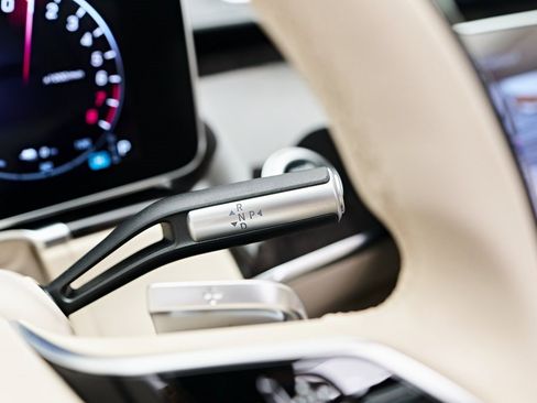 Used 2024 Mercedes-Benz S 580e 4MATIC Sedan image 65