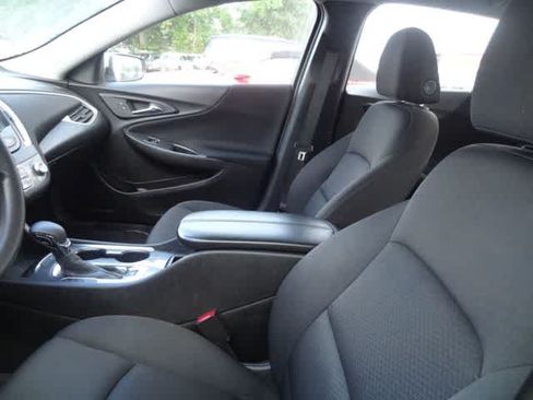 Used 2023 Chevrolet Malibu LT FWD image 6